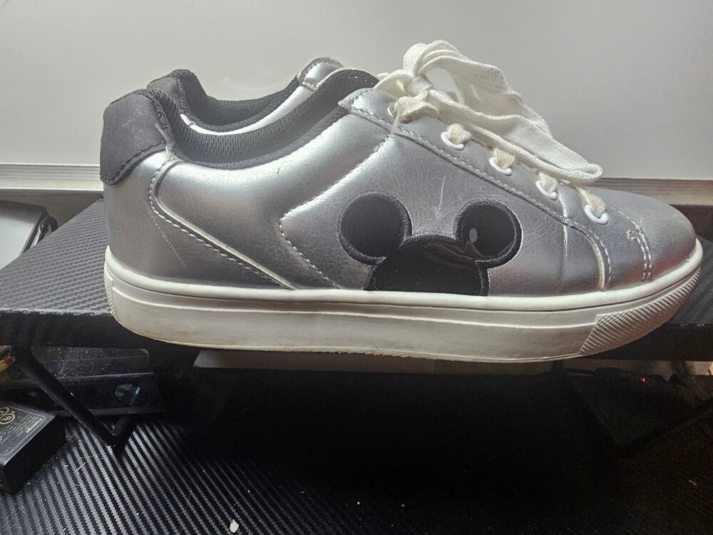 Disney Mickey Mouse Sneakers silver size C4